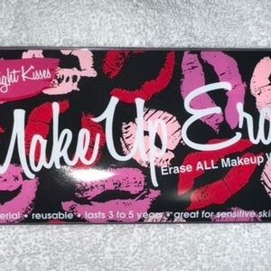 Makeup Eraser midnight‎ kiss
